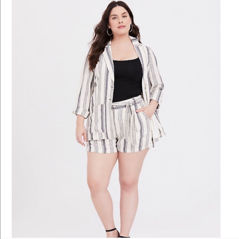 🆕 NWT Torrid Linen Blend Striped Blazer - Picture 4 of 7